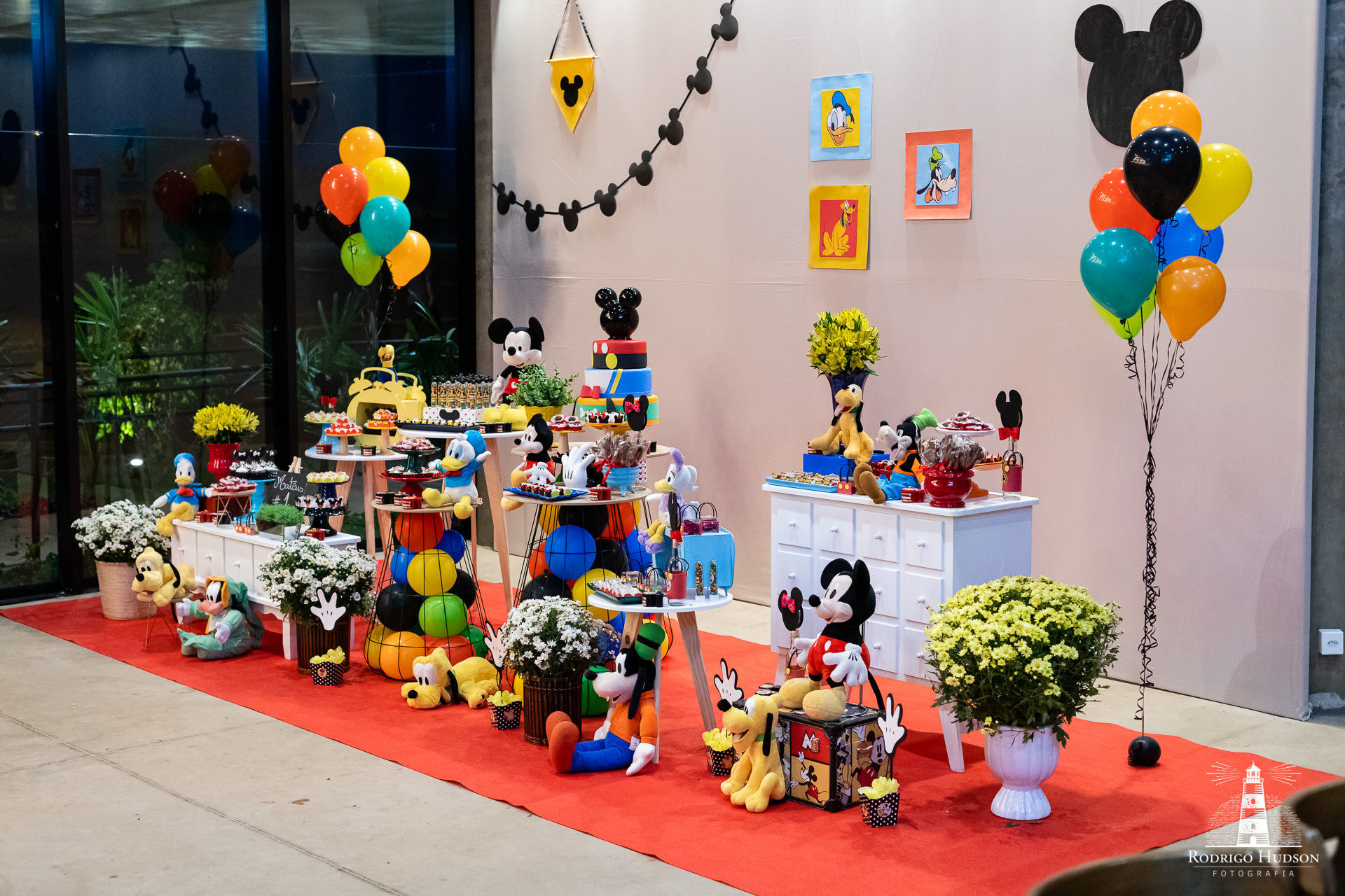 Foto O Mickey e o Mateus em seu aniversário de 1 ano Foto O Mickey e o Mateus em seu aniversário de 1 ano - Imagem 0