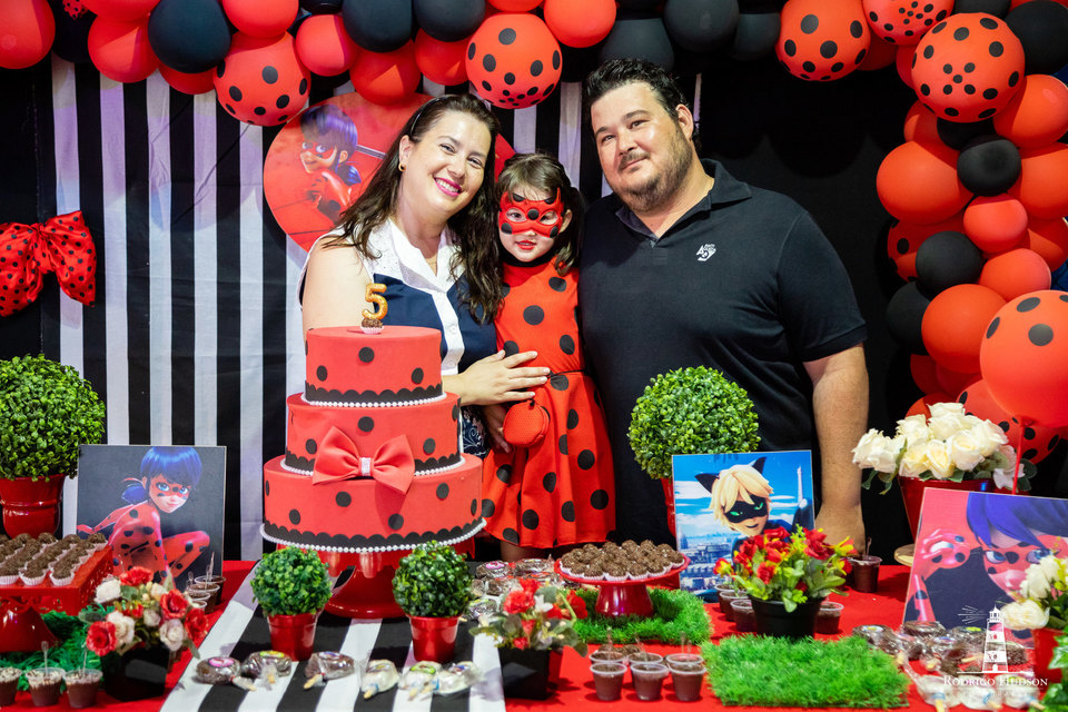 Maria Helena com a Ladybug nos seus 5 anos Maria Helena com a Ladybug nos seus 5 anos